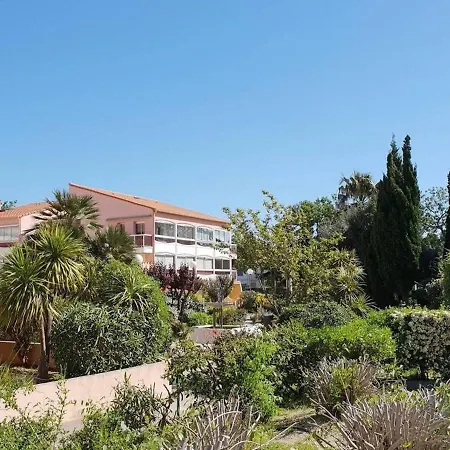 T2 Avec Balcon, Parking Prive Et Piscine A 150m De La - - Fr-1-388-26 *
